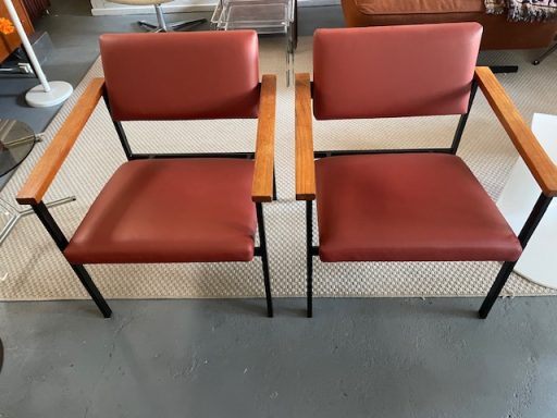 VERKOCHT - Set van 2 vintage Lounge Stoelen - art.524